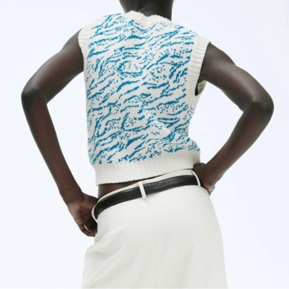 NWOT ZARA Embroidered Floral Knit Sweater Vest - Picture 3 of 9